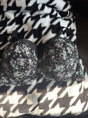 Victoria Secret Black Floral Lace Push-Up Bra - Women Intimates